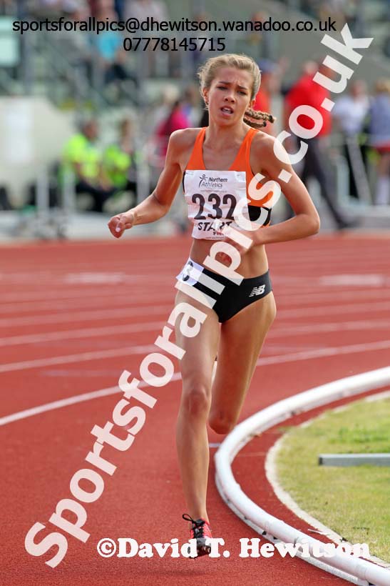 Girls under-15s 800 metres, Northern Under-13s, U-15s and 17s Championships. Photo: David T. Hewitson/Sports for All Pics